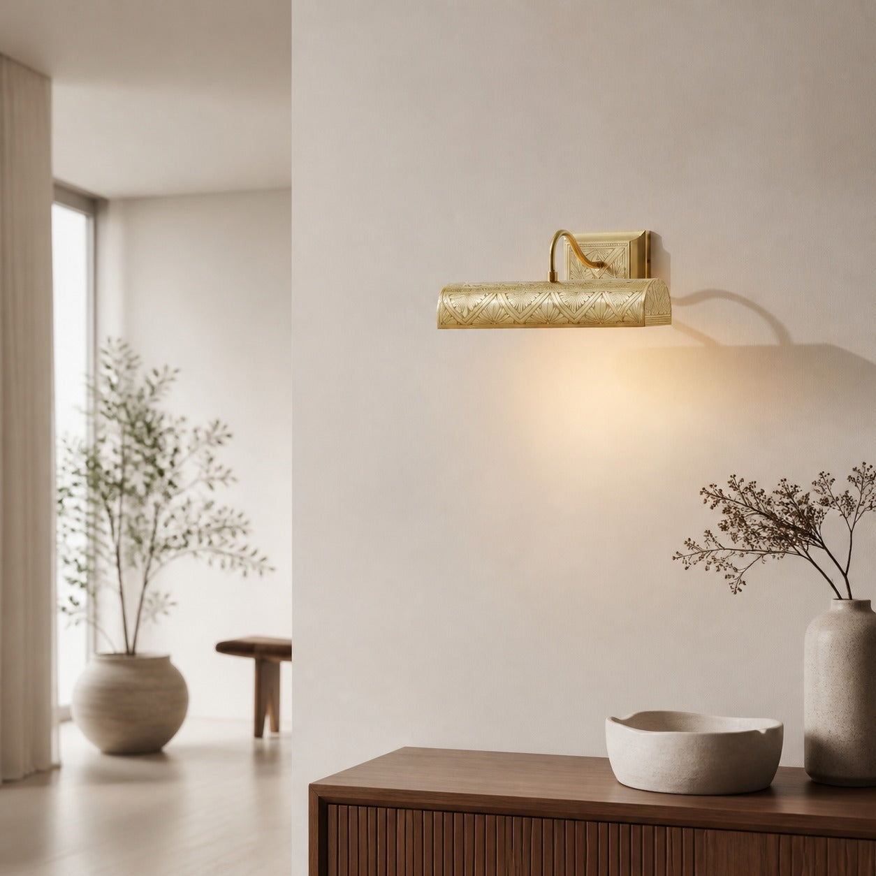 Aurix Carved Wall Lamp - A Classic Retro Design Perfect for Displaying Artwork or Creating A Reading Nook