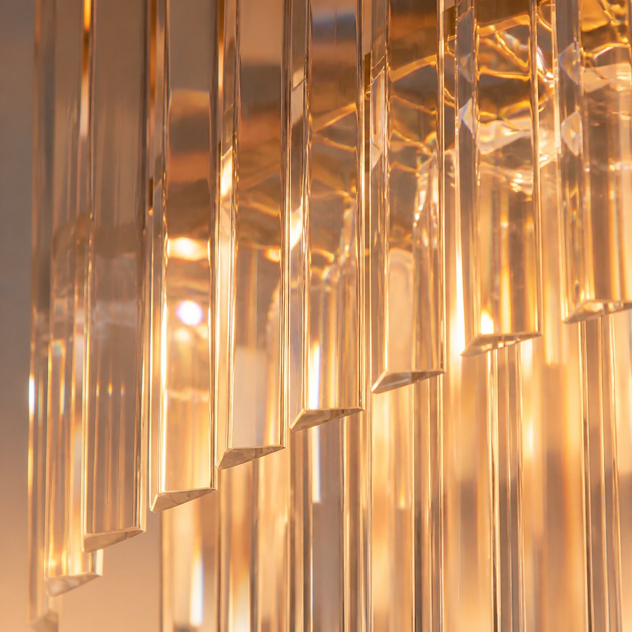 Vitralon Linear Pendant Lamp - Diamond-Shaped Glass Lampshade (Crystal-Clear) - Fits Living and Dining Rooms