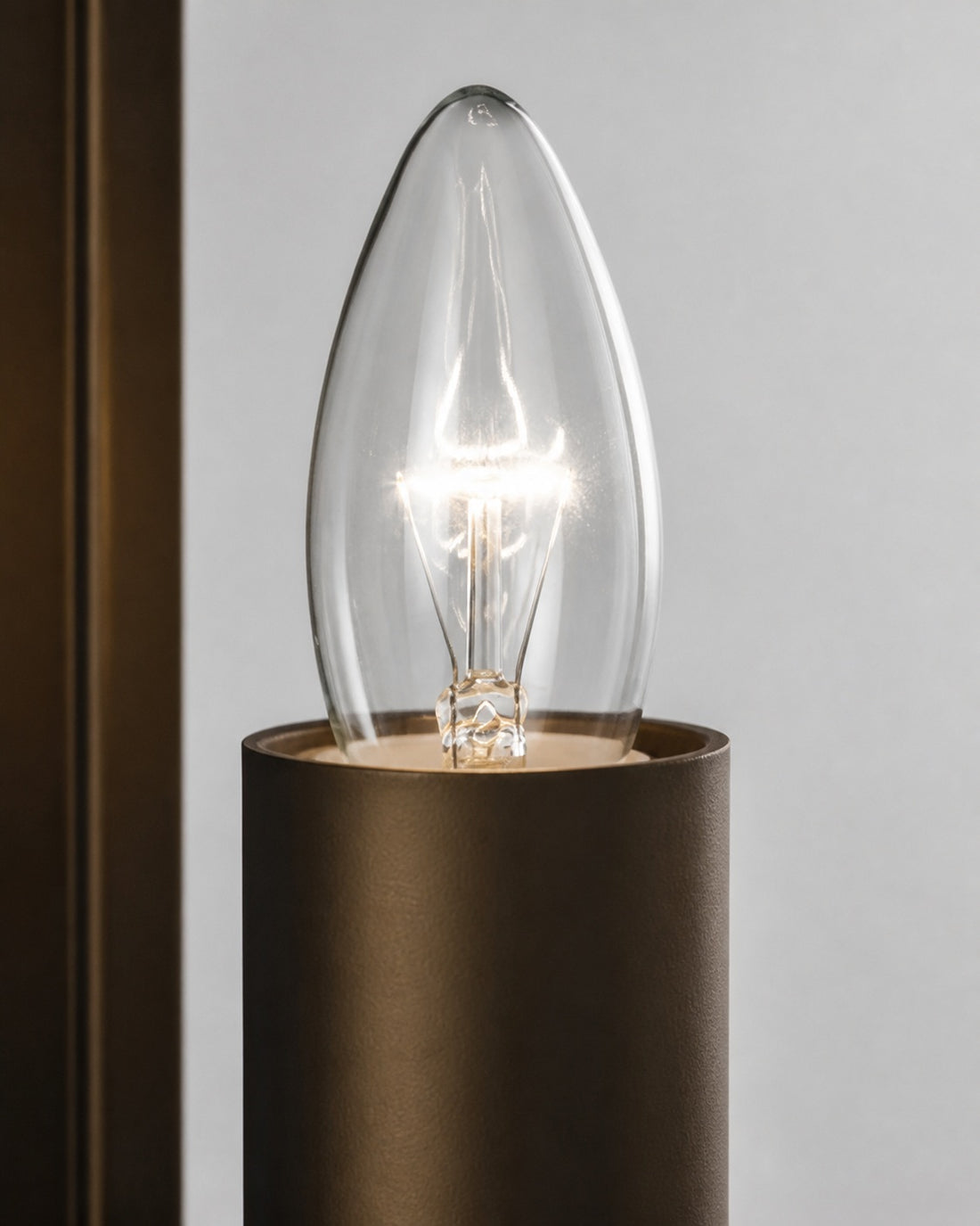 Boxar Outdoor Wall Lantern – Metal Frame and Clear Glass for Porches or Entryways