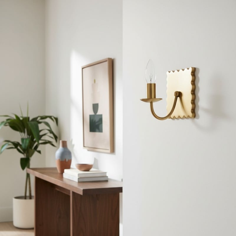 Modo Decorative Wall Light – Modern Wavy Metal Wall Sconce for Bedrooms and Hallways
