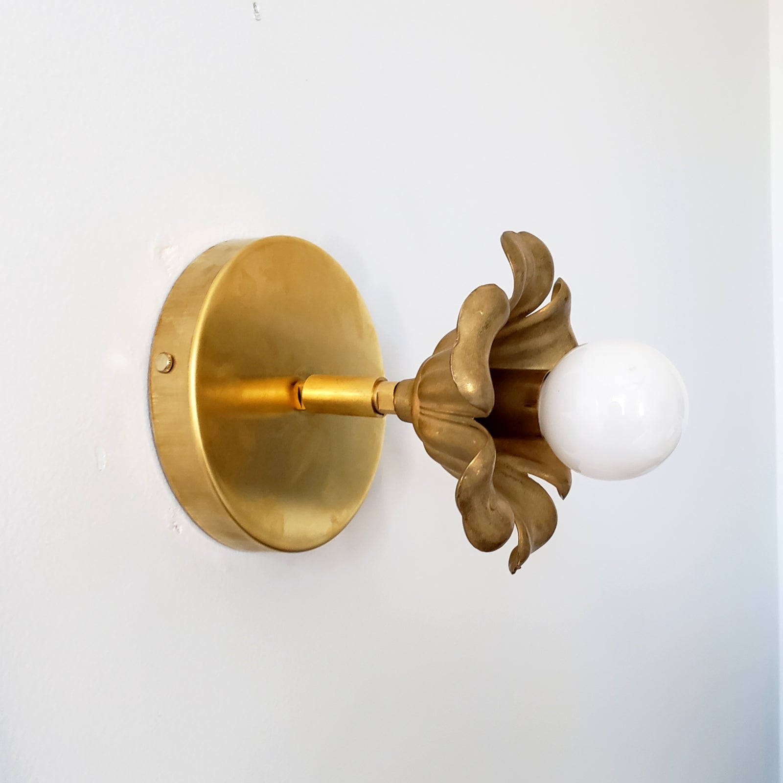 Romantic Brass Sconce - Adjustable Flower Cup Wall Light for Cozy Spaces
