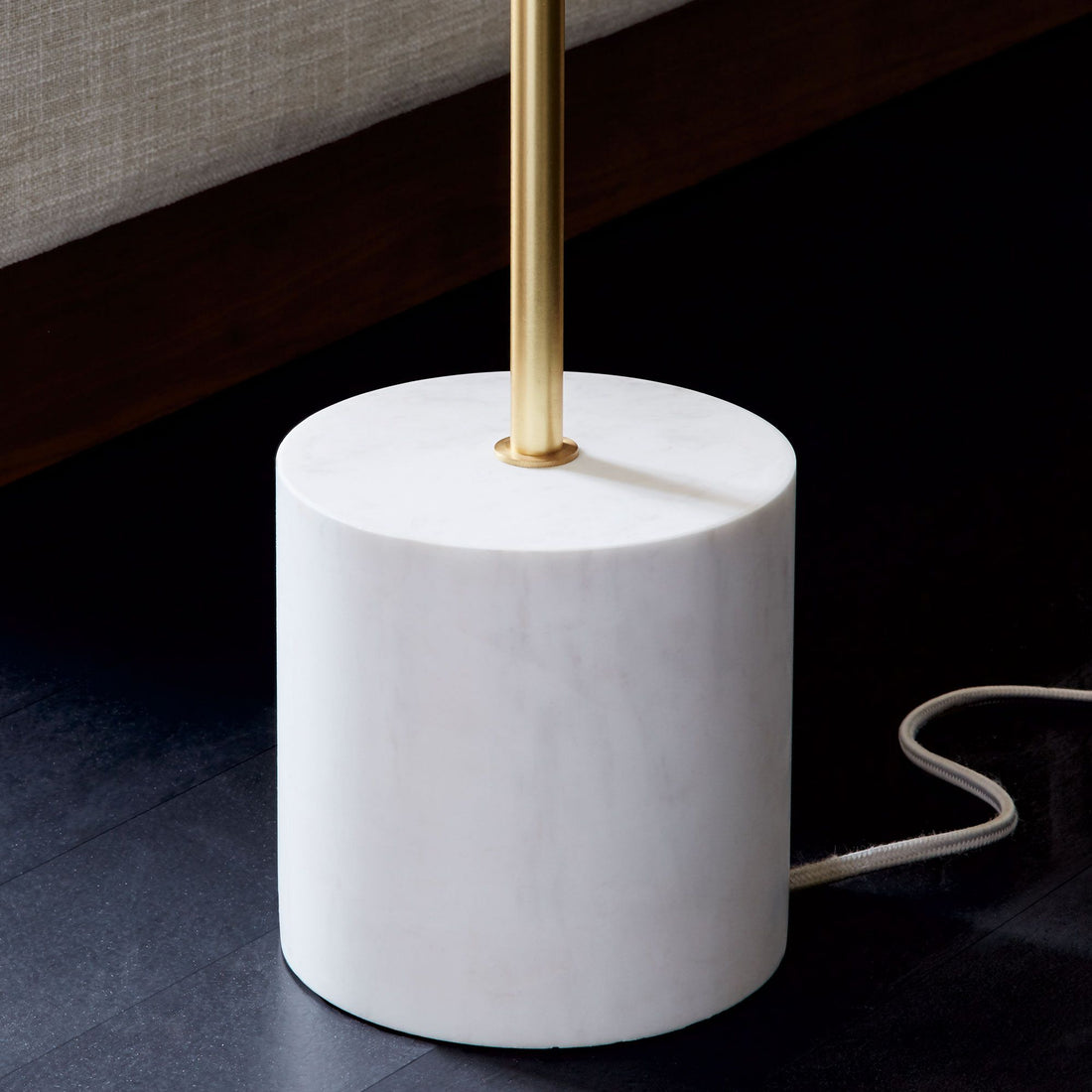 Alessora Sphere Stem Floor Lamp – Metal Frame Marble Base Elegant Lighting