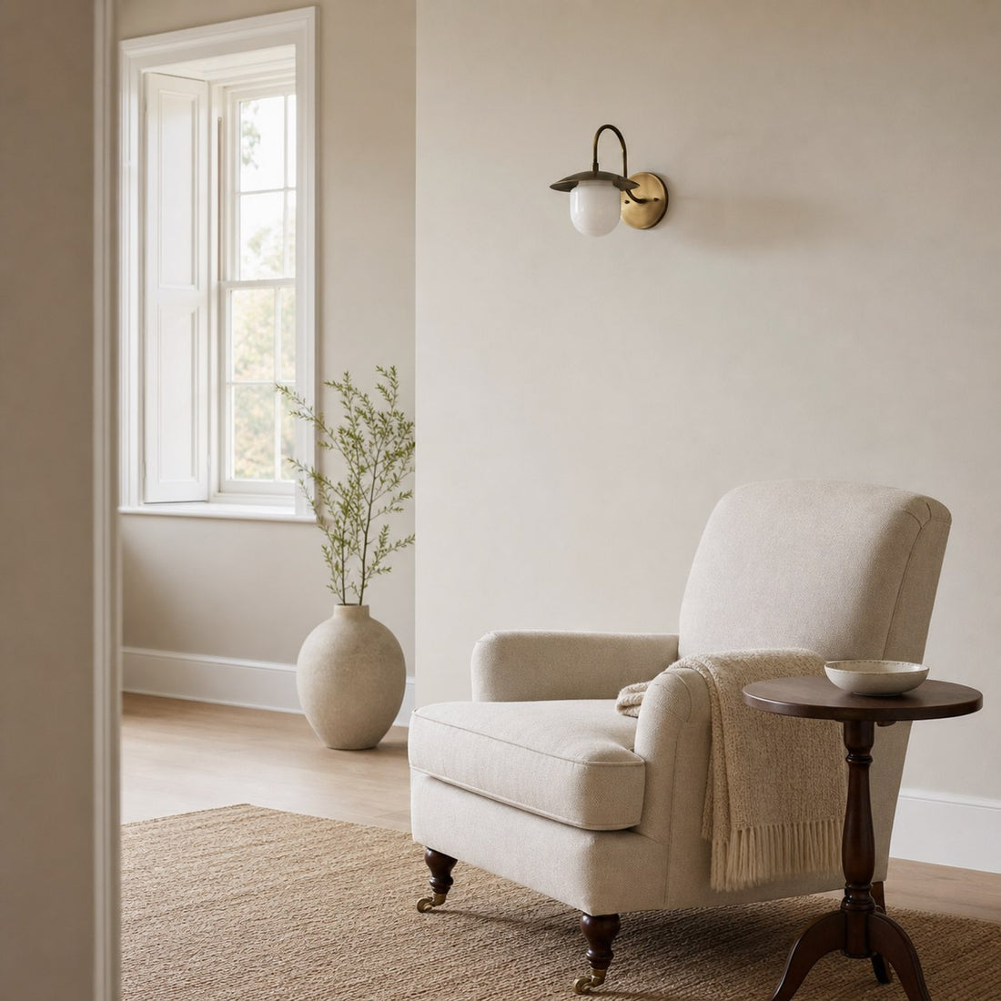 Curva Metal Arched Brass Wall Sconce - Elegant Metal Light for Modern Interiors