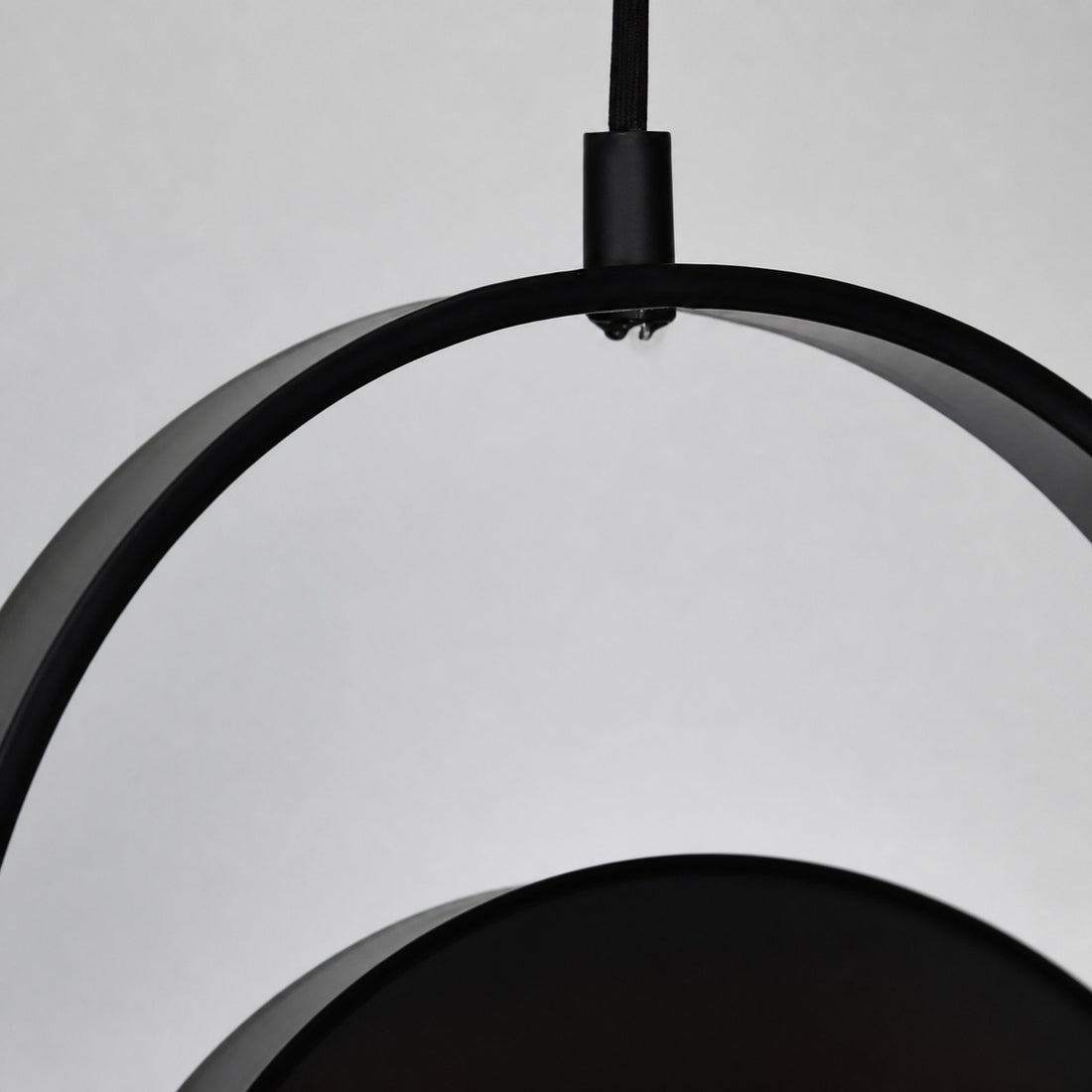 Kuvia Elegant Pendant Lamp – Refined Glass Pendant Light for Kitchen and Lounge Areas N67