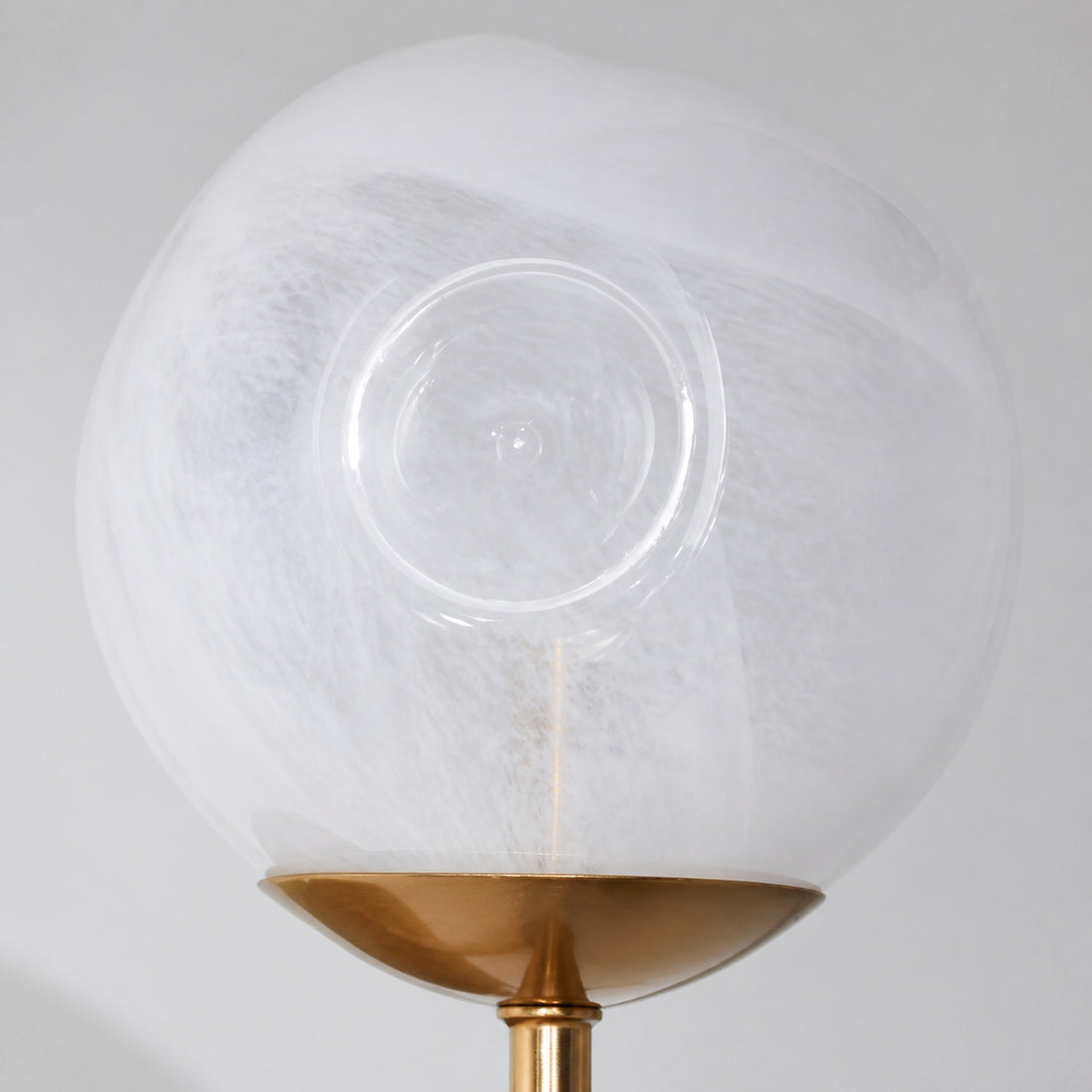Modo Sculpted Glass Wall Sconce – Modern Diffused-Light Lamp for Entryways