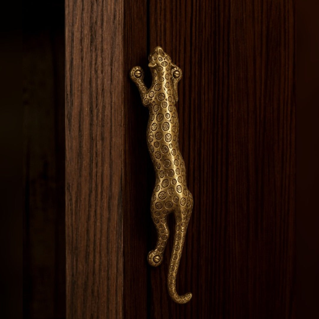 Totem Leopard B brass copper cabinet handle