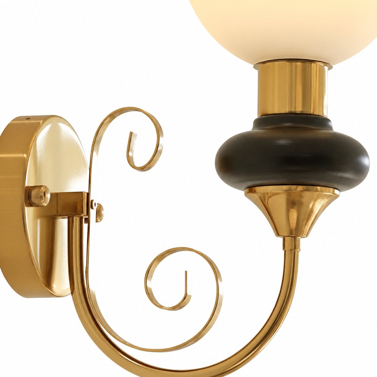 Noirvex Sculptural Metal Wall Lamp – Elegant Vertical Design for Living Spaces