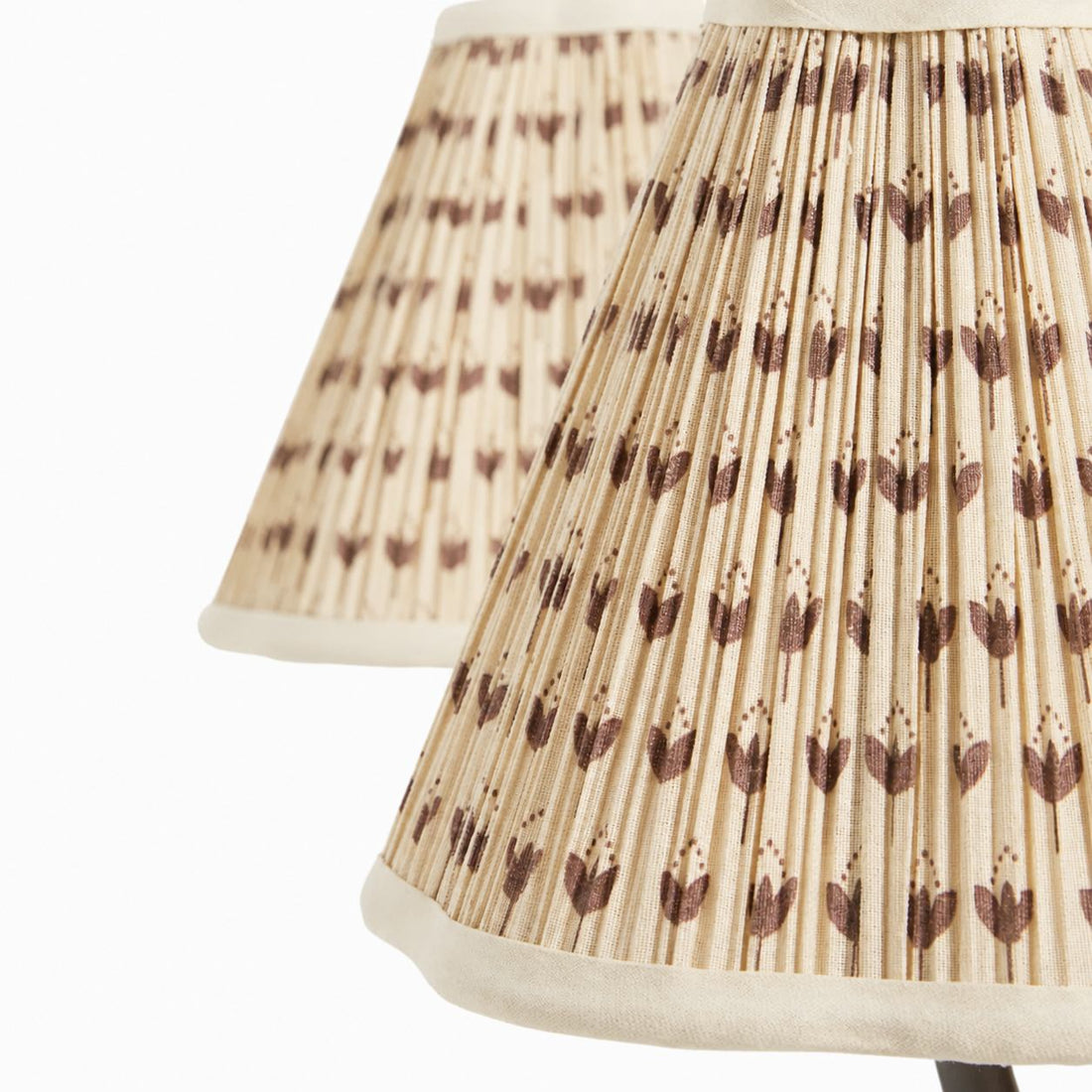 Florevian Modern Linen Pendant Lamp - Art-Inspired Statement Lighting for Dining Space