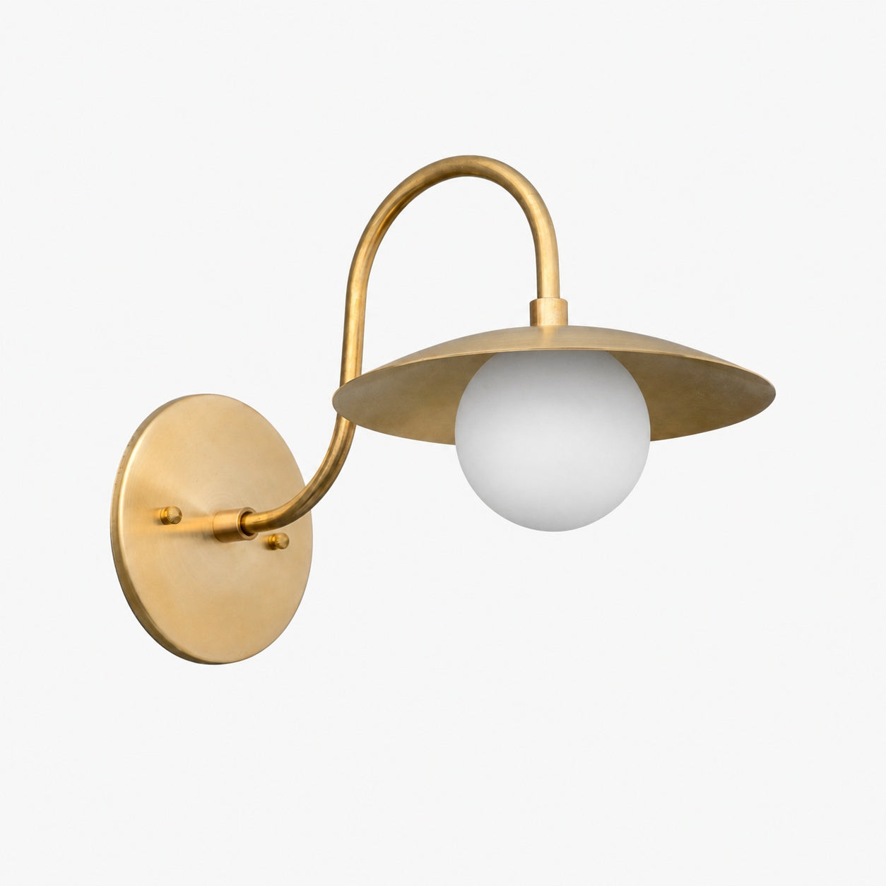 Curva Metal Arched Brass Wall Sconce - Elegant Metal Light for Modern Interiors