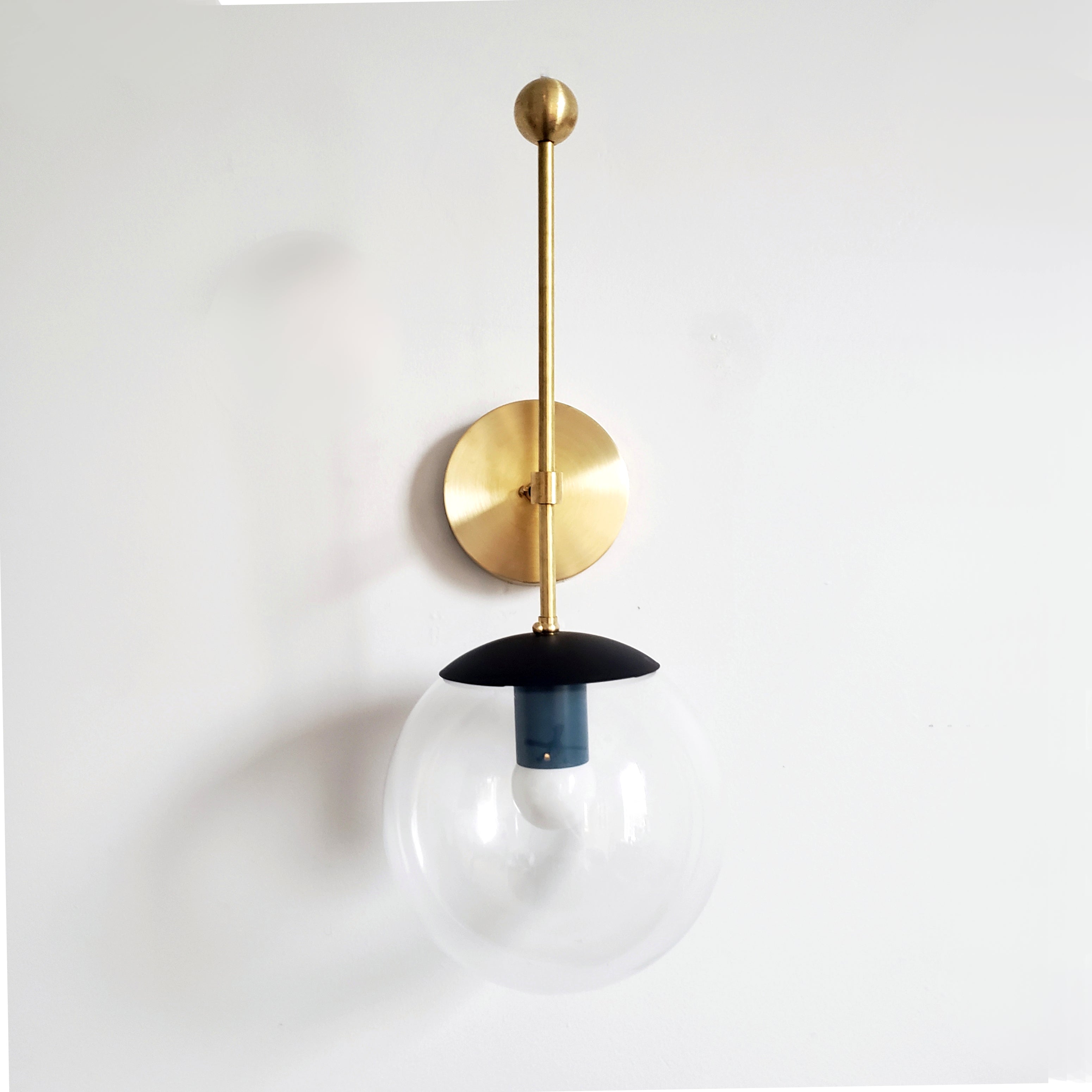 Modern Adjustable Wall Sconce - Brass & Glass Accent for Home Lighting