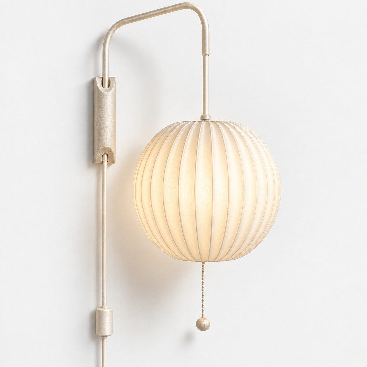 Oriya silk ribbed wall sconce, H 22cm